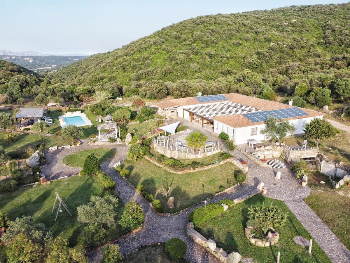 La Quercia della Gallura Luogosanto Esterno foto