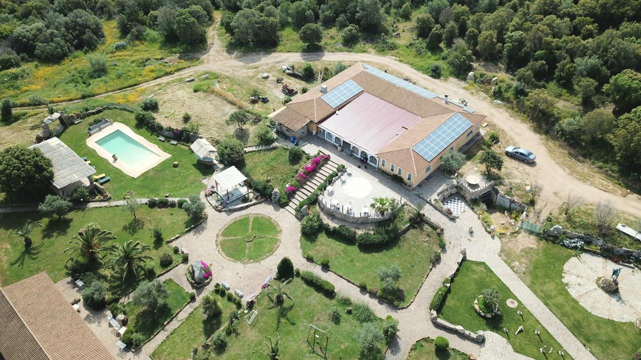 La Quercia della Gallura Luogosanto Esterno foto