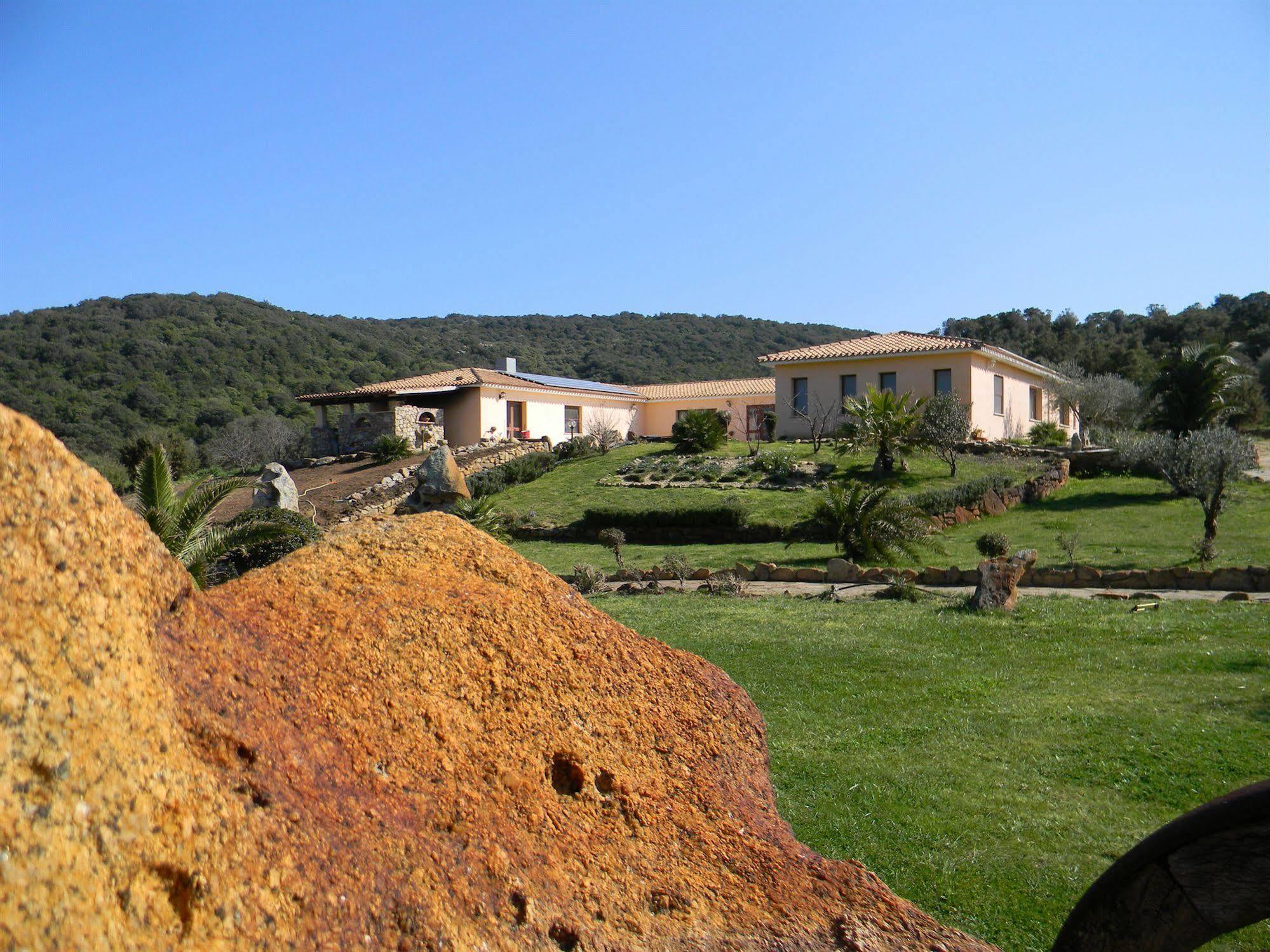 La Quercia della Gallura Luogosanto Esterno foto