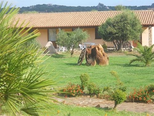 La Quercia della Gallura Luogosanto Esterno foto