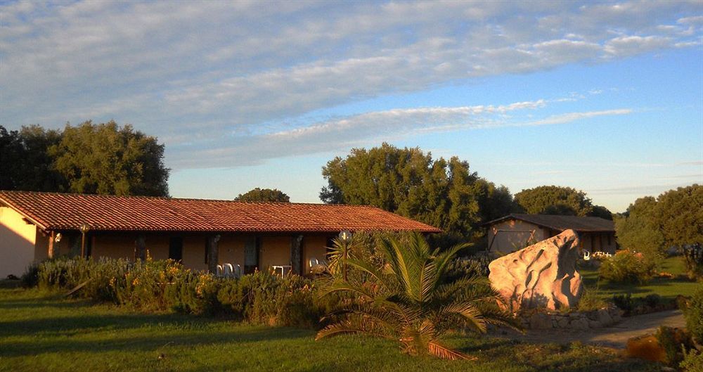 La Quercia della Gallura Luogosanto Esterno foto
